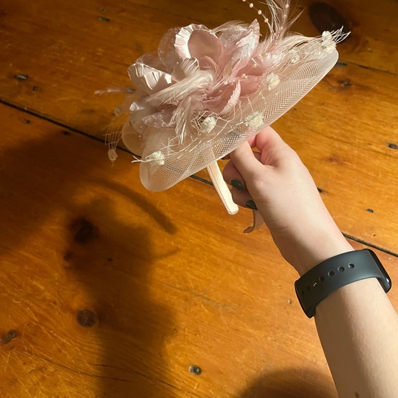 Pink/Peach Fascinator - Picture 4 of 10